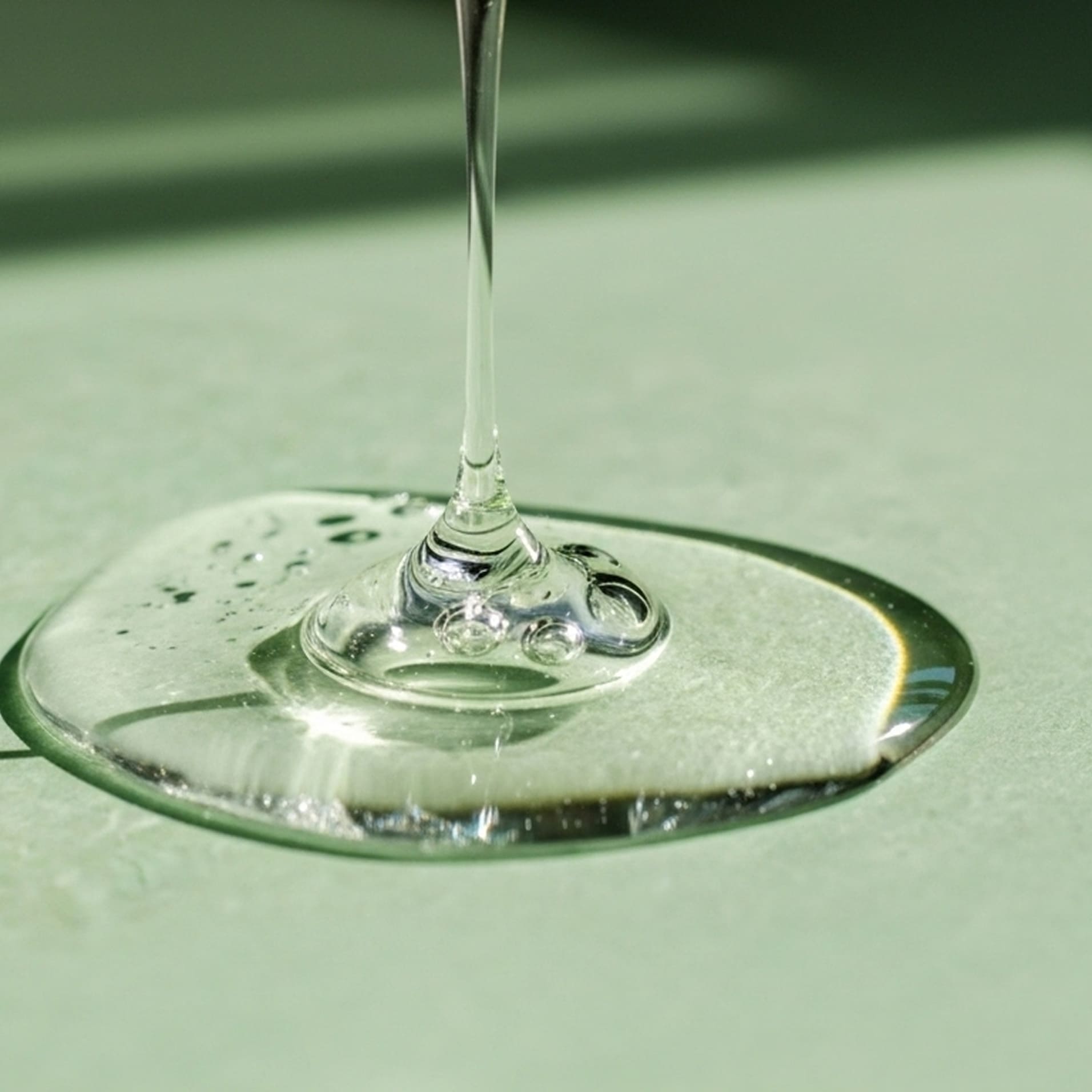 soothing aloe gel application